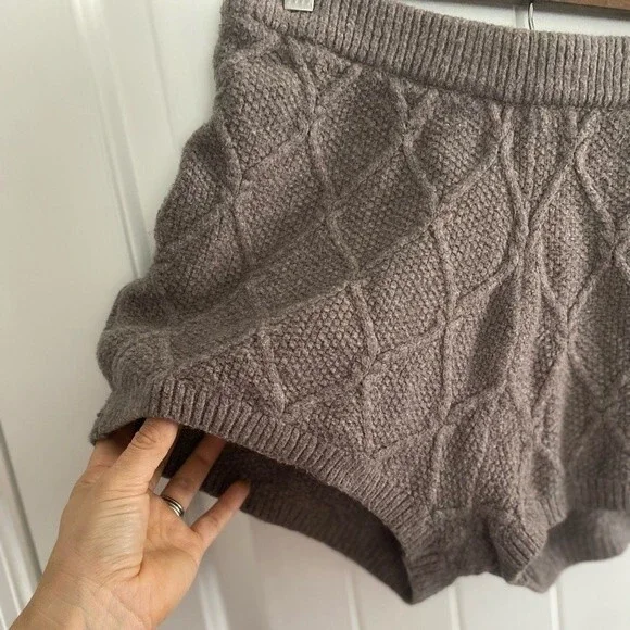 Old Navy High-Waisted Diamond Stitch Cable-Knit set,  Taupe, size S&M - Picture 10 of 14